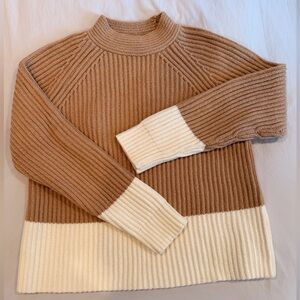 Banana Republic Beige Ribbed Sweater